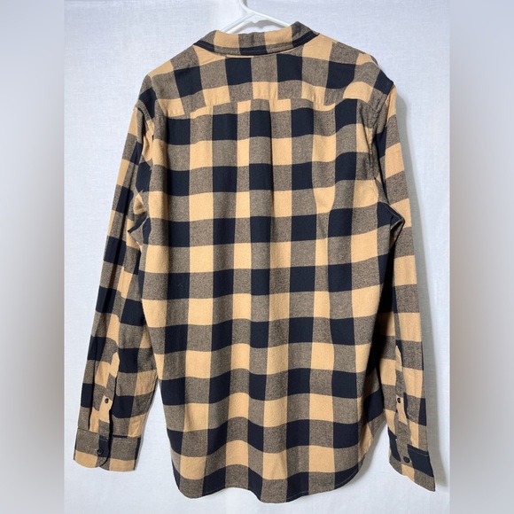 NEW J Crew Classic plaid flannel shirt!!! - Picture 2 of 5